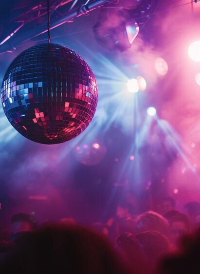 Symbolic image disco | © Midjourney - Benedikt Trummer