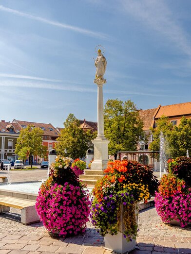 Hauptplatz Marienbrunnen | © Stdtmarketing KHS-Fuerstenfeld Wolfgang Spekner | Stadtmarketing KHS-Fuerstenfeld Wolfgang Spekner | © Stdtmarketing KHS-Fuerstenfeld Wolfgang Spekner