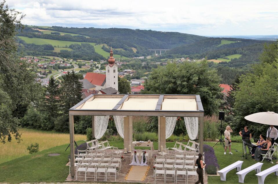 Get married on the Friedberg adventure hill - Impression #1 | © Standesamt Friedberg