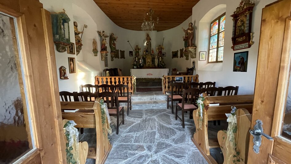Kapelle von innen_Oststeiermark | © Wildwiesenhütte