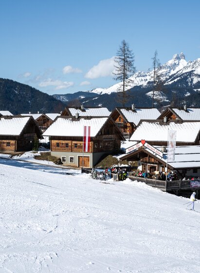 Herzerl Alm &amp; Dorf | © Adam Stocker