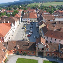 Hauptplatz Pöllau_Luftaufnahme_Oststeiermark | © Tourismusverband Oststeiermark
