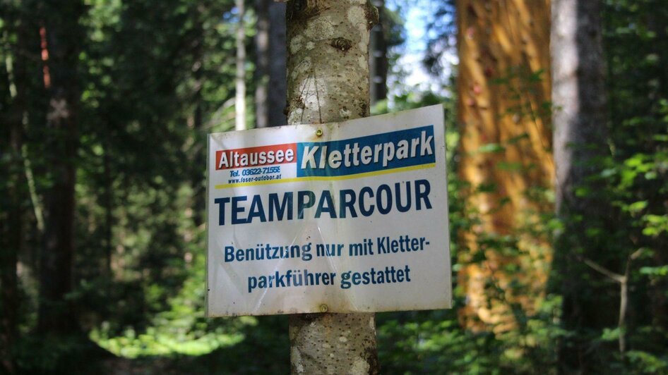 Hochseilkletterpark, Altaussee, Schild Teamparcour | © Viola Lechner