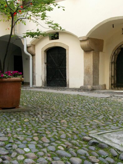 Historischer Innenhof des Deutschen Ritterordens G | © Graz Tourismus-Harry Schiffer