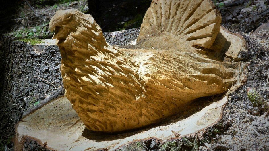 Wood sculpture on the path_Eastern Styria_Pollhammer | © Tourismusverband Oststeiermark