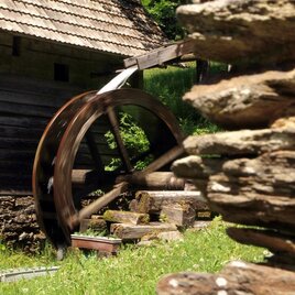 Hornschmied Mühle_Wasserrad_Oststeiermark | © Hornschmied Mühle Miesenbach