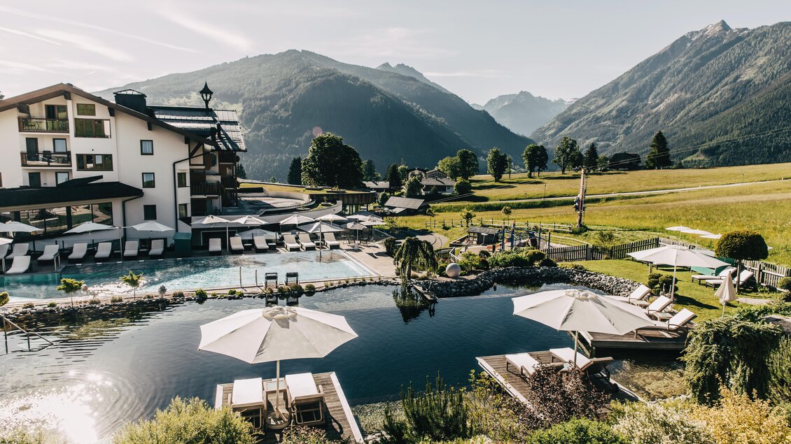 Naturbadeteich und 25m Outdoor-pool | © Hotel Schwaigerhof