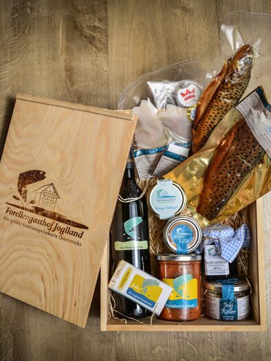 Jobi Ab Hof Verkauf_Delikatessenbox_Oststeiermark | © Forellenhof Joglland