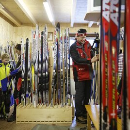 Jogllandloipe Skiverleih_Verleihraum_Oststeiermark | © Gasthof Orthofer
