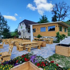 Käfers Südhang Weingut_Aussen_Oststeiermark | © Käfer Weingut
