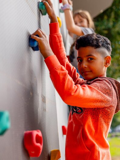 Kinder auf der Kletterwand | © © Stadtgemeinde Feldbach