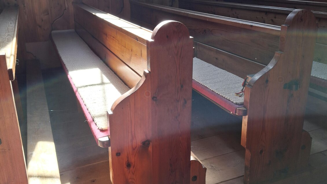 Bänke in der Kirche Stein/Enns | © Beate Koller