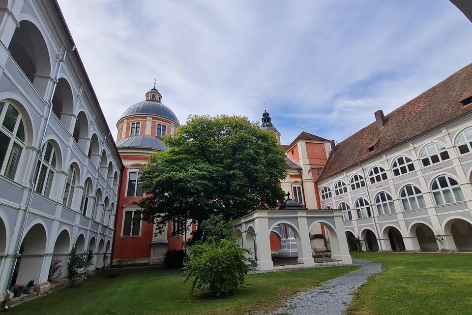 Kriegerdenkmalhof Pöllau - Impression #1 | © Gottfried Rohrhofer