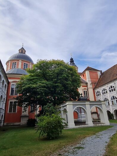 War Memorial Pöllau_Courtyard_Eastern Styria | © Gottfried Rohrhofer