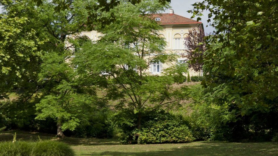Blick zur Villa Wickenburg | © TVB Thermen- & Vulkanland