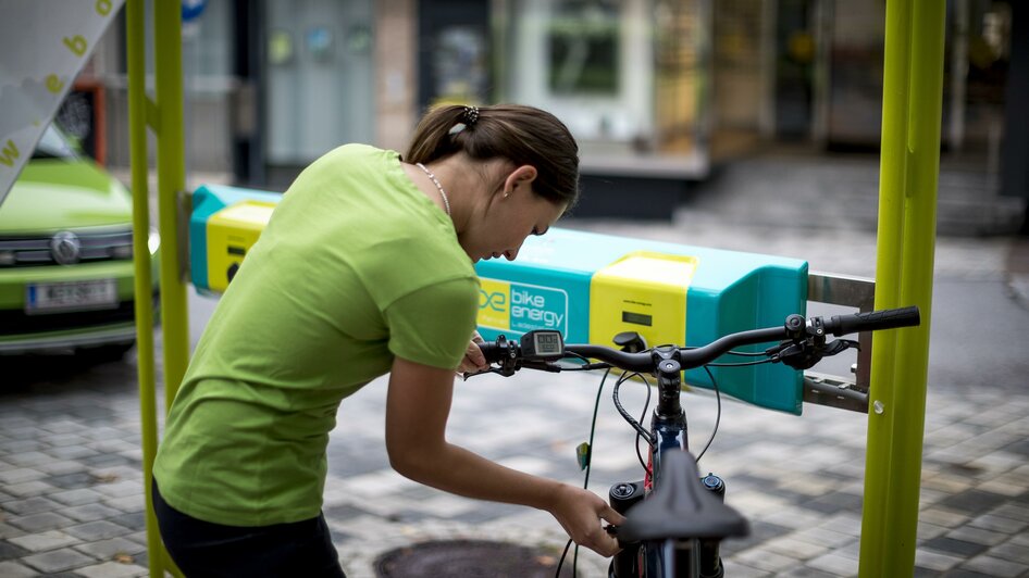 E-Bike laden | © TV Hochsteiermark