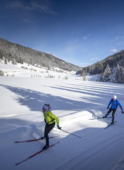 Loipe direkt am Teich | Tom Lamm | © Tourismusverband Murau