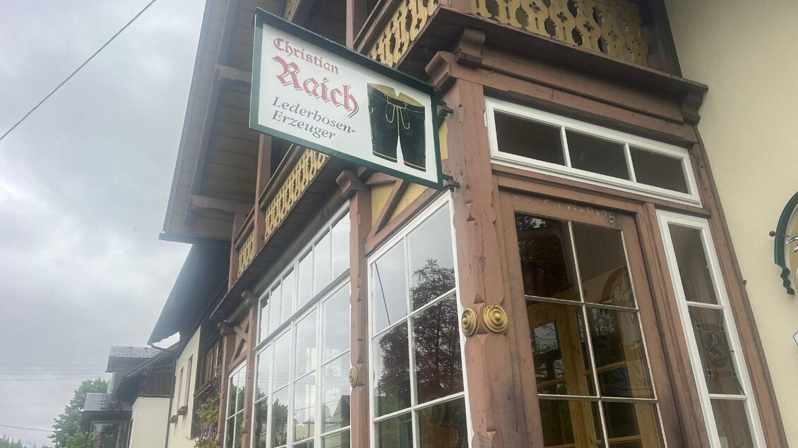 Der traditionelle Handwerksbetrieb "Lederhosen Raich" ist eine garantie für beste Lederhosenqualität im Ausseerland.  | © TVB Ausseerland Salzkammergut_ Nathalie Schickinger