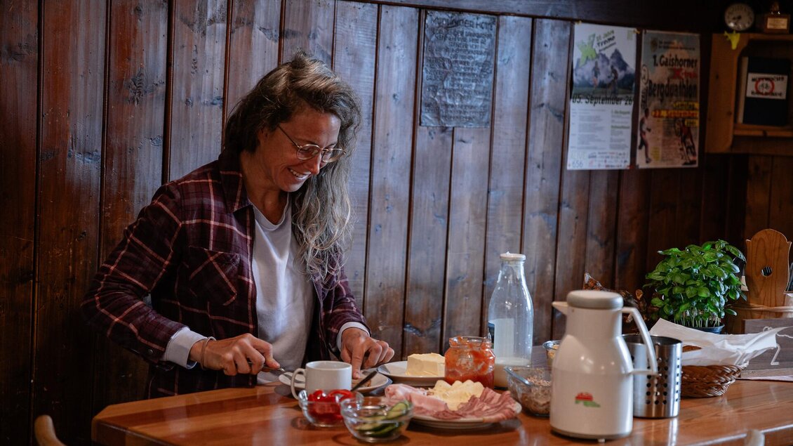 Frühstück auf der Mödlingerhütte | © Nationalpark Gesäuse