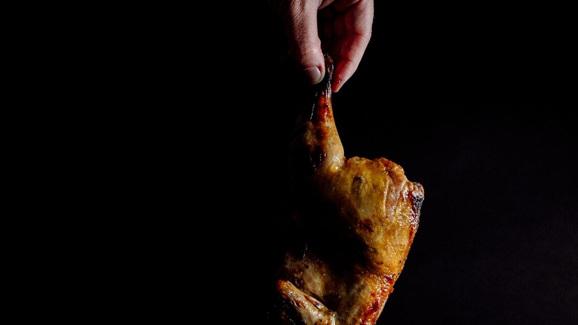 MEAT.art - Grillhendl aus der Küche | © MEAT.art - Simona Donko
