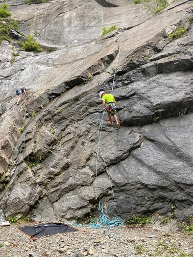 Abseilen von Kletterroute. | © TV Hochsteiermark, Leodolter