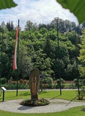 Center stone, Bad Aussee, Kurpark | © TVB Ausseerland - Salzkammergut_Theresa Schwaiger | TVB Ausseerland - Salzkammergut_Theresa Schwaiger | © TVB Ausseerland - Salzkammergut_Theresa Schwaiger