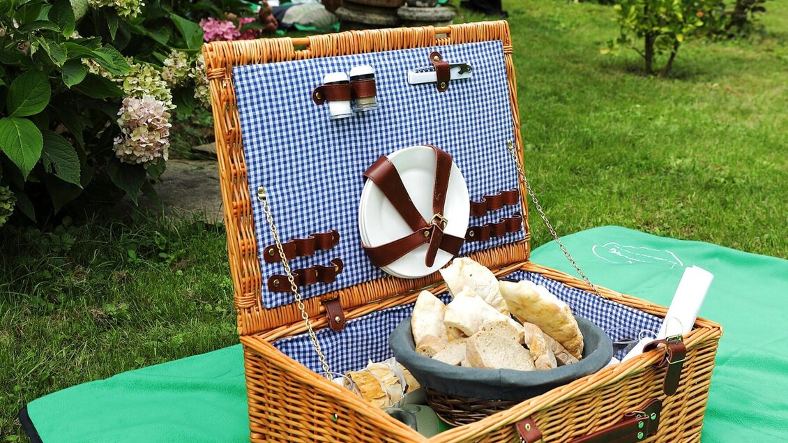 Picknick im Garten des Volkskundemuseums Graz | © UMJ-J. Kucek