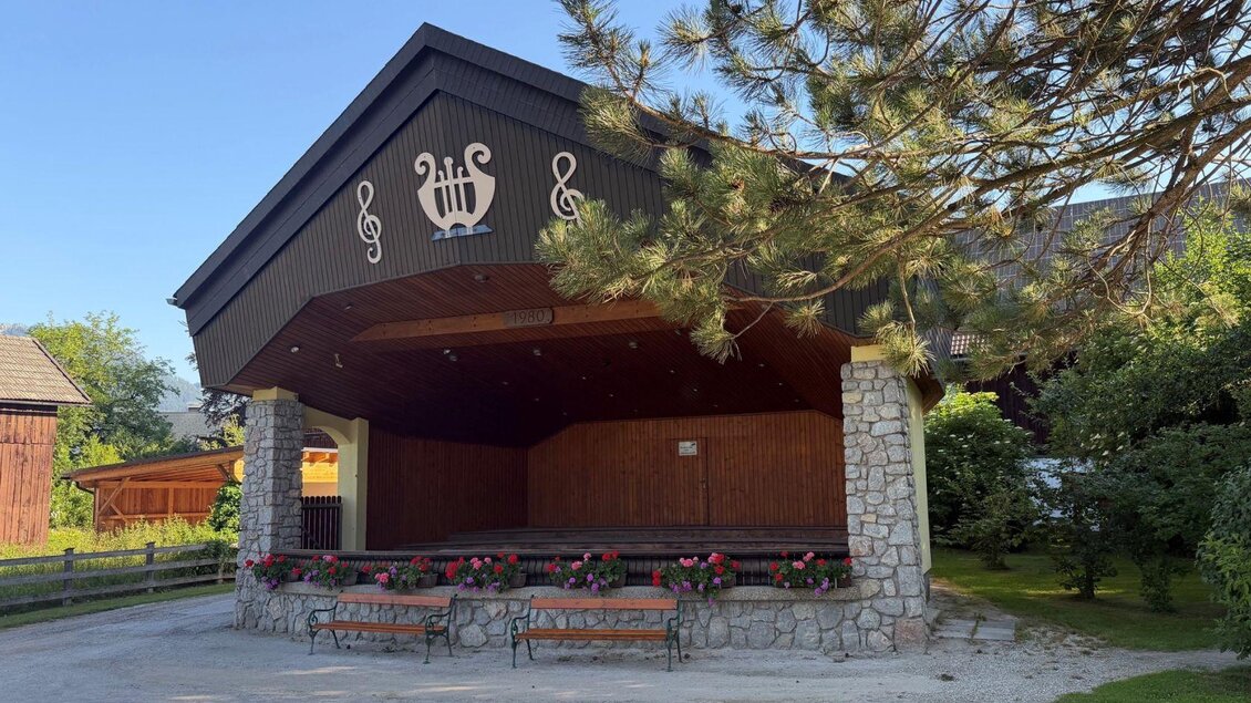 Der Musikpavillon im Kurpark Bad Mitterndorf dient während der Sommermonate als stimmungsvolle Bühne für musikalische Konzerte und vielfältige Veranstaltungsprogramme. | © Gemeinde Bad Mitterndorf, www.gemeinde.bad-mitterndorf.at