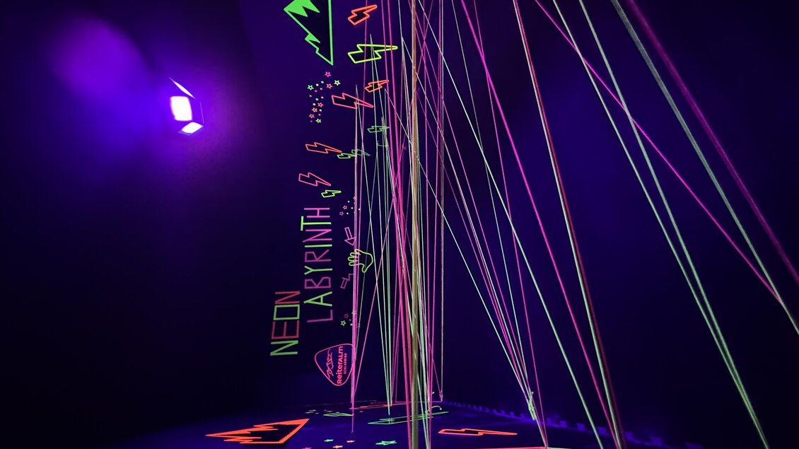 Neon Labyrinth_002 | © Reiteralm