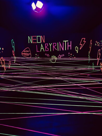 NEON LABYRINTH | © Reiteralm