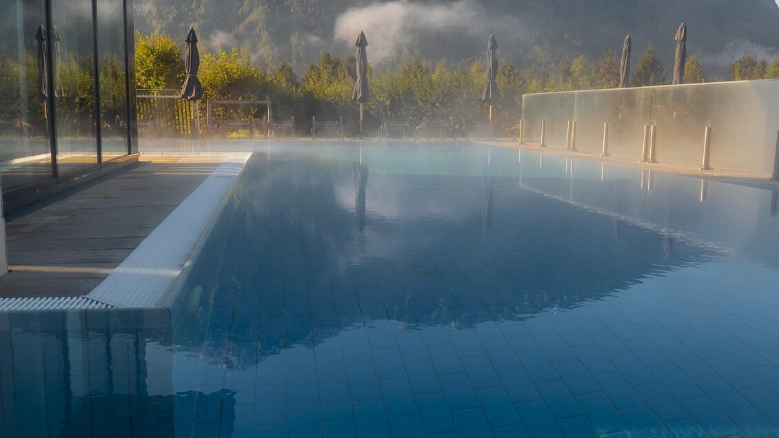 outdoor pool ©Thomas Lahnsteiner-3