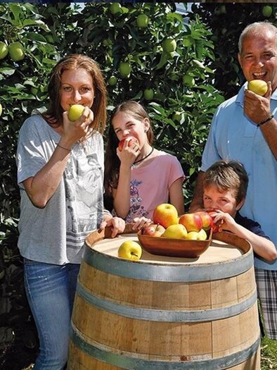 Fruit growing Zöhrer_Family_Eastern Styria | © Obstbau Zöhrer