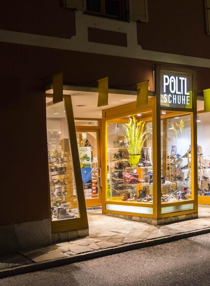 Pöltl Schuhe_Aussenansicht_Oststeiermark | © Pöltl Schuhe