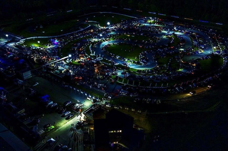 PS Racing Center_Night_Eastern Styria | © PS Racing Center