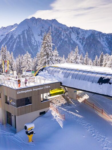 Das Panoramadeck auf der Bergstation der neuen Lär | © Johannes Absenger