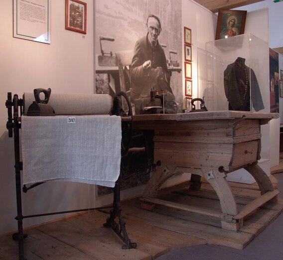 Peter Rosegger Exhibition_Table_Eastern Styria | © Gemeinde St. Kathrein am Hausenstein | © Gemeinde St. Kathrein am Hausenstein