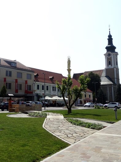 Hauptplatz mit Pfarrkirche | © Marktgemeinde Gnas