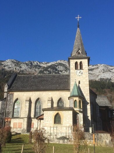 Pfarrkirche Grundlsee, Sommer, Ansicht aussen | © Bettina Scheck | Bettina Scheck | © Bettina Scheck