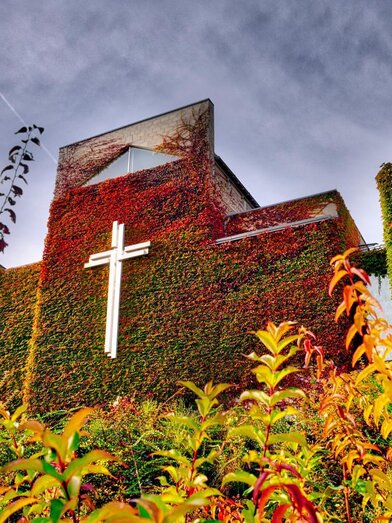 Pfarrkirche in Lannach im Herbst | Petru Rimovetz | © Petru Rimovetz