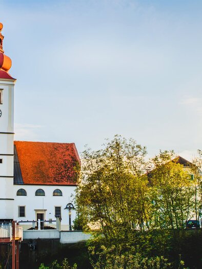 Pfarrkirche mit Hochzeitssteg | © Zur Verfügung gestellt von der Marktgemeinde Straden
