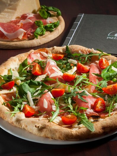 Pizza mit frischen Gemüse | © Pizzaiolo