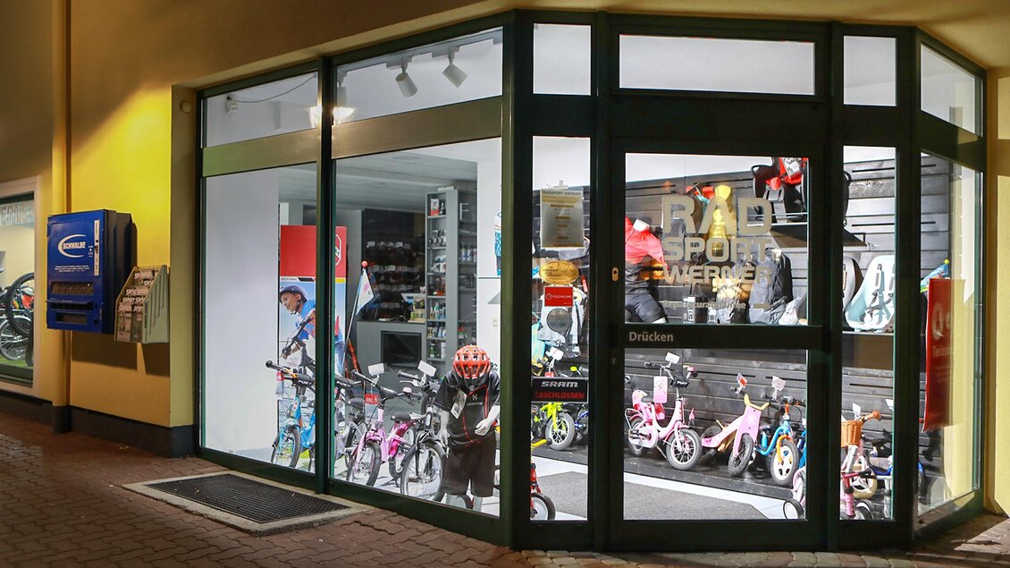 Shop eingang | © @FotoSiederei