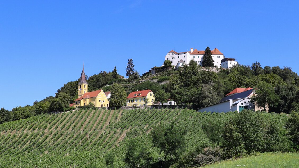 Blick auf Schloss Kapfenstein | © Schloss Kapfenstein