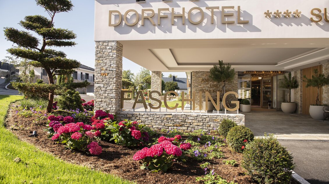<p>Aussenansicht Dorfhotel Fasching.</p> | © Dorfhotel Fasching