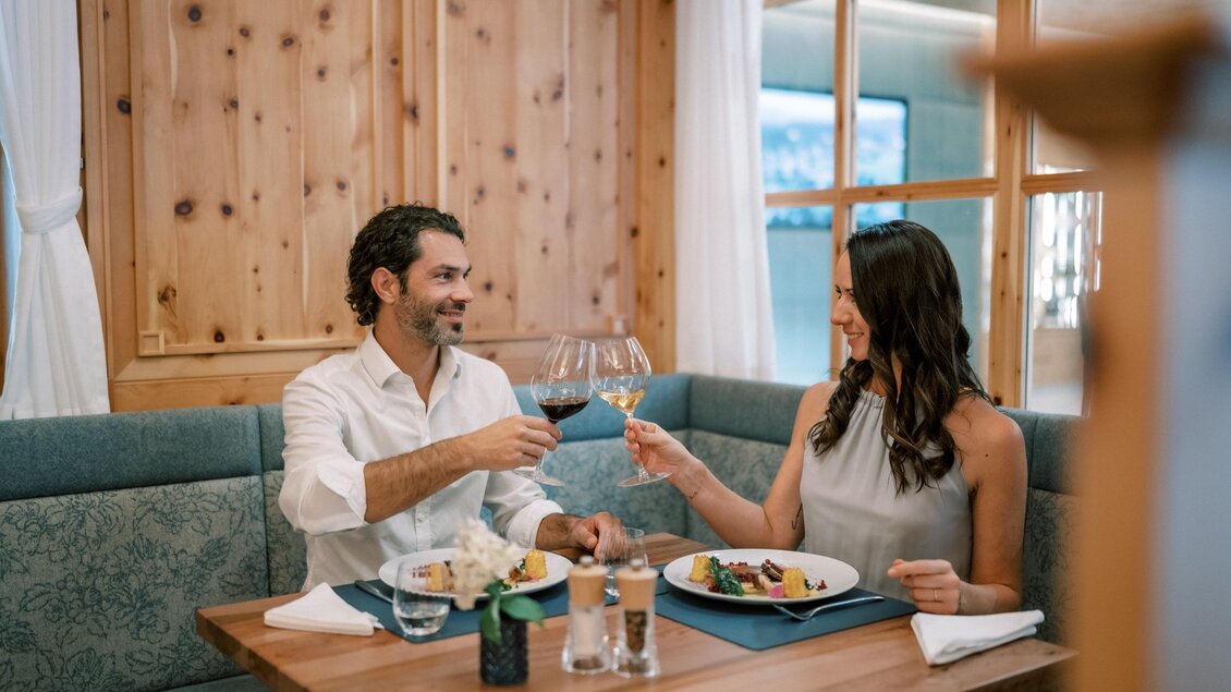 Gäste im Restaurant Dorfhotel Fasching. | © Dorfhotel Fasching