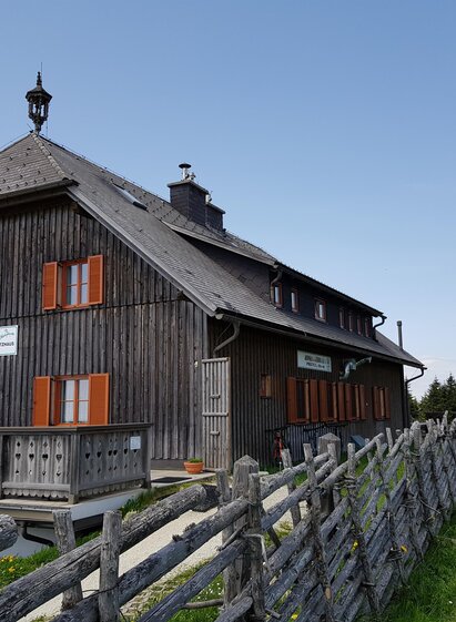 Schutzhütte Roseggerhaus_Oststeiermark | © Gernot Schafferhofer