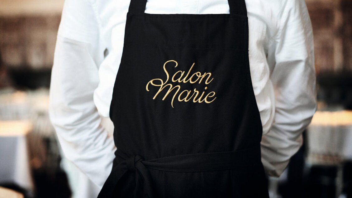 Salon Marie - Elegante Kellnerschürze | © Salon Marie