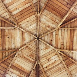 Holz | © hudson-hintze-unsplash