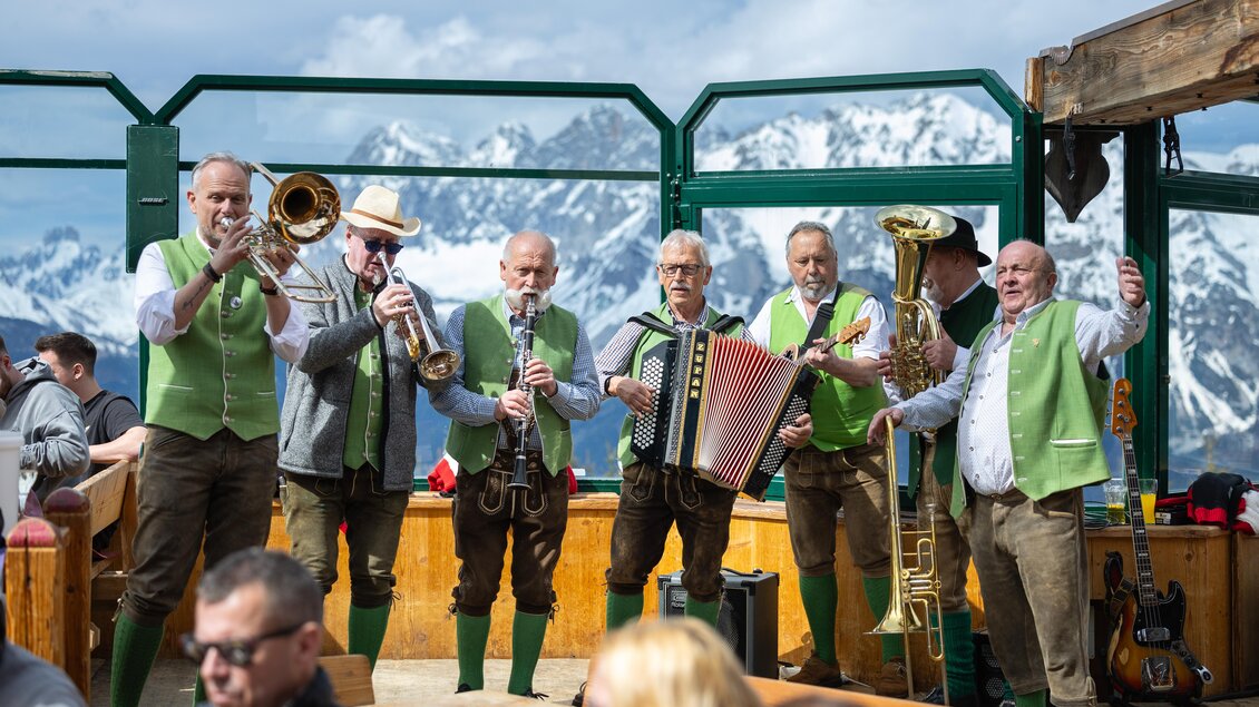 Traditioneller Frühschoppen mit LIVE-Musik | © Harald Steiner Fotografie