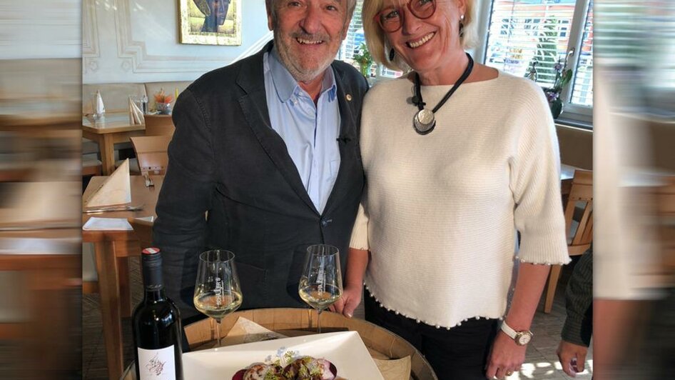 Reinhard Grundner mit Astrid Schaller | © Schaller's Gastwirtschaft